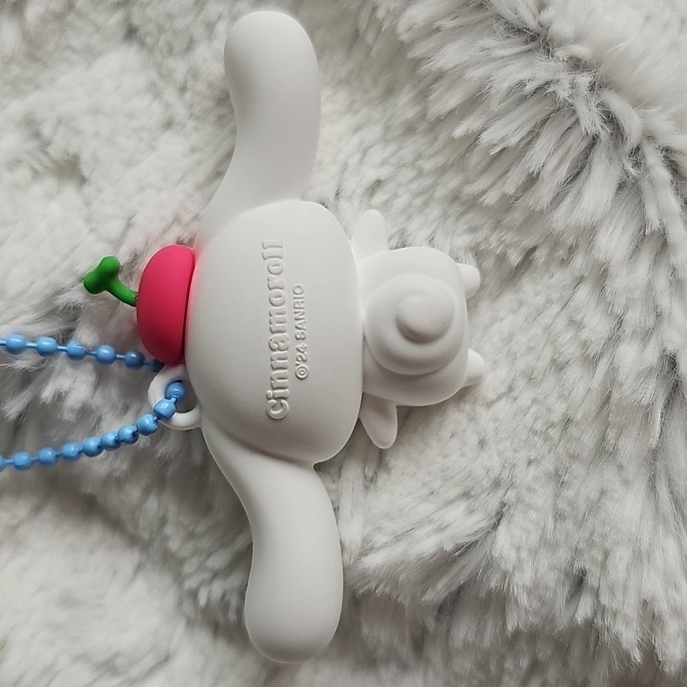 Cinnamoroll Keychain - Picture 6 of 7